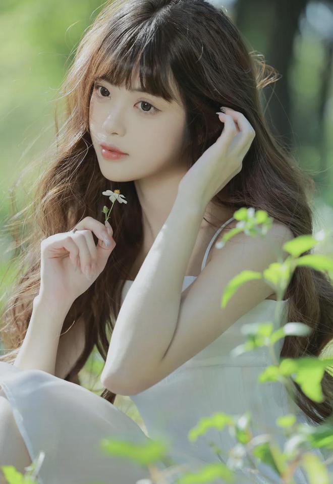 子迈开腿在餐桌上打扑克书pg电子中文模拟器挽起裙